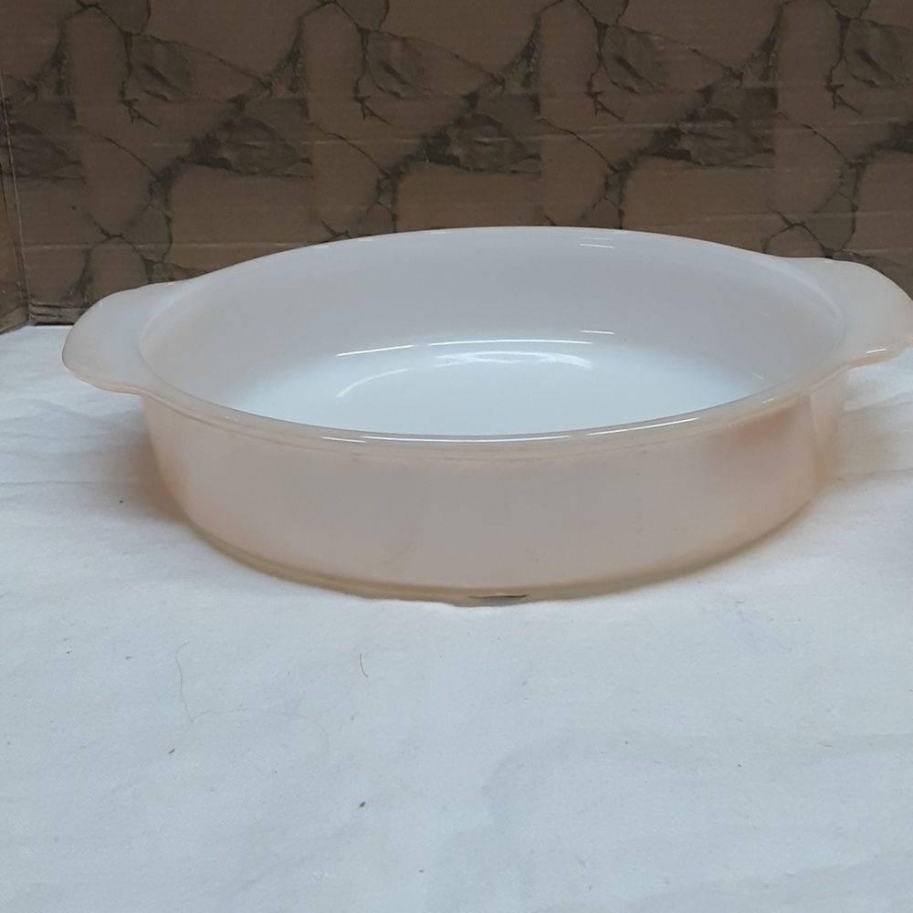 Anchor-Hocking Fire-King Peach‎ Luster casserole - vintage